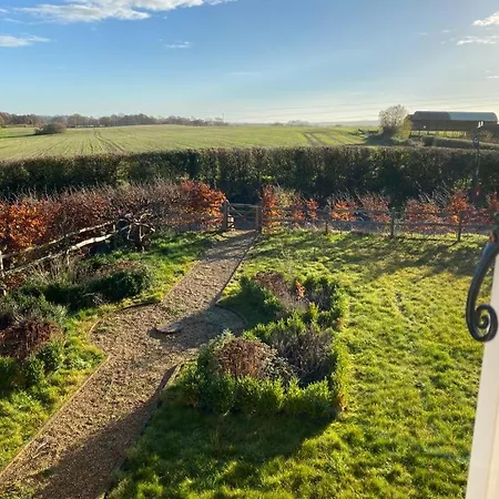 Church Farmhouse, Surrey, Sleeps 10, Large Garden Crowhurst  Exterior photo