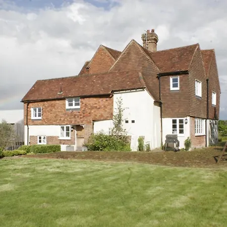 Church Farmhouse, Surrey, Sleeps 10, Large Garden Crowhurst  Exterior photo