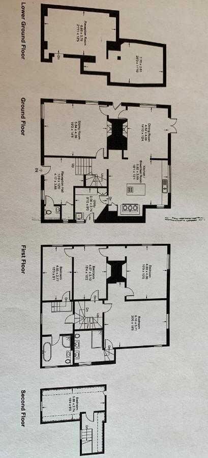 Church Farmhouse, Surrey, Sleeps 10, Large Garden *