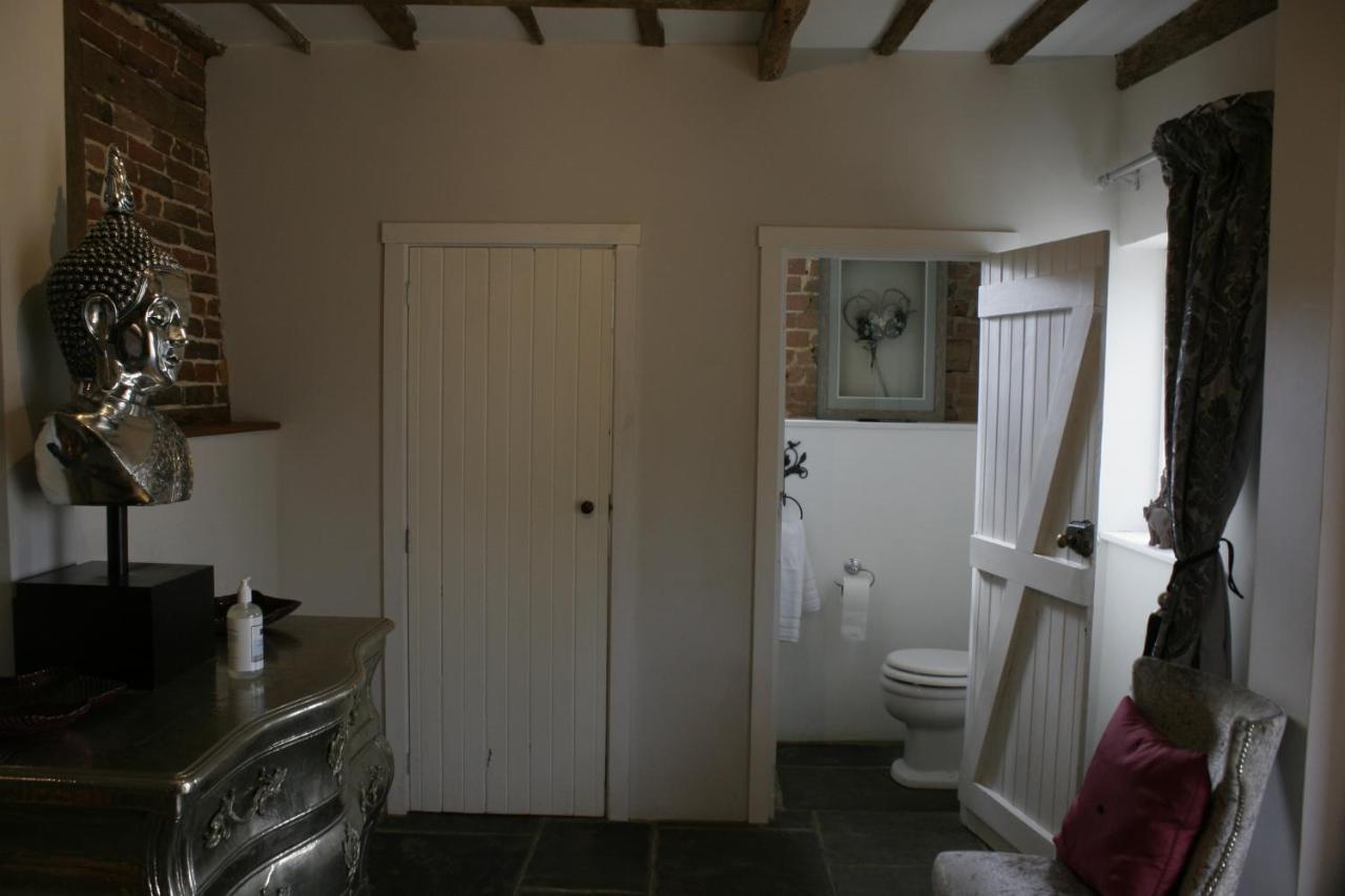 Church Farmhouse, Surrey, Sleeps 10, Large Garden * Crowhurst (Surrey)