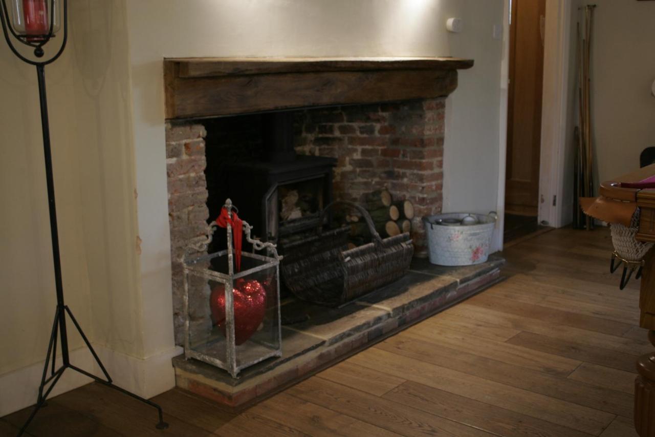 Church Farmhouse, Surrey, Sleeps 10, Large Garden