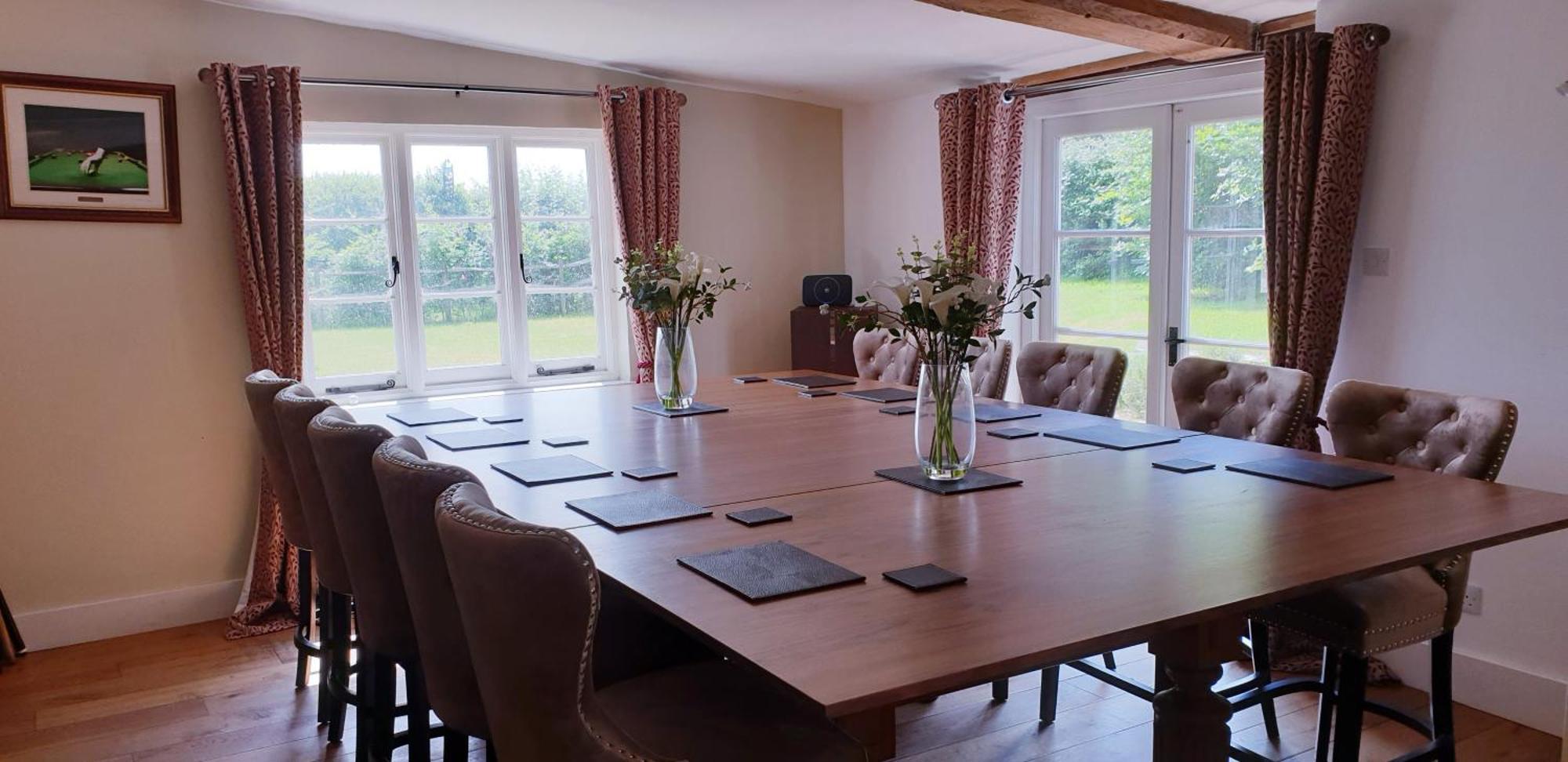 Church Farmhouse, Surrey, Sleeps 10, Large Garden